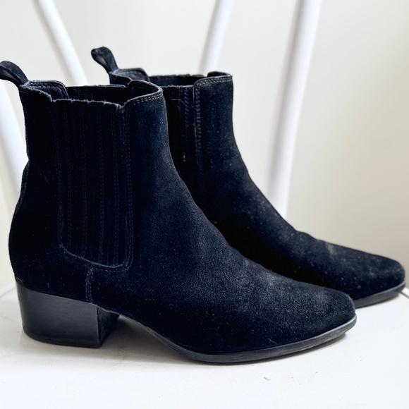 Black Suede Beatle Boots by Banana Republic Size 9 - Picture 1 of 4